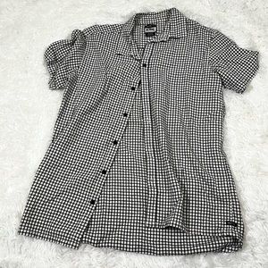 RVCA Checkered Black‎ and White Button up

Size S

Button up, surf skate